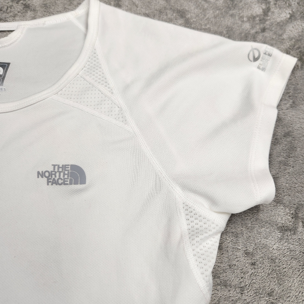 The North Face Women's Flight Series VaporWick Short Sleeve Tee - White - Size M - Picture 3 of 9